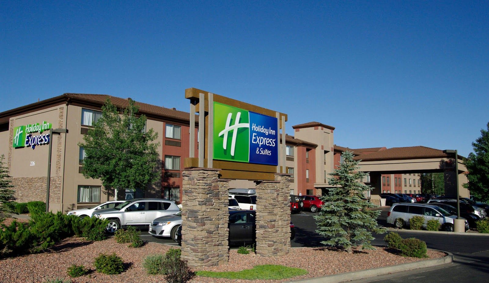 Grand Canyon Hotel & Suites