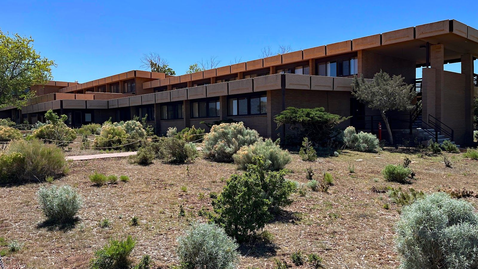 Thunderbird Lodge