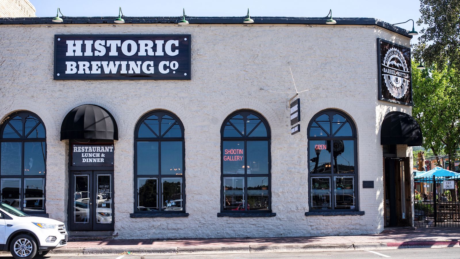 Historic Brewing Barrel House - Williams