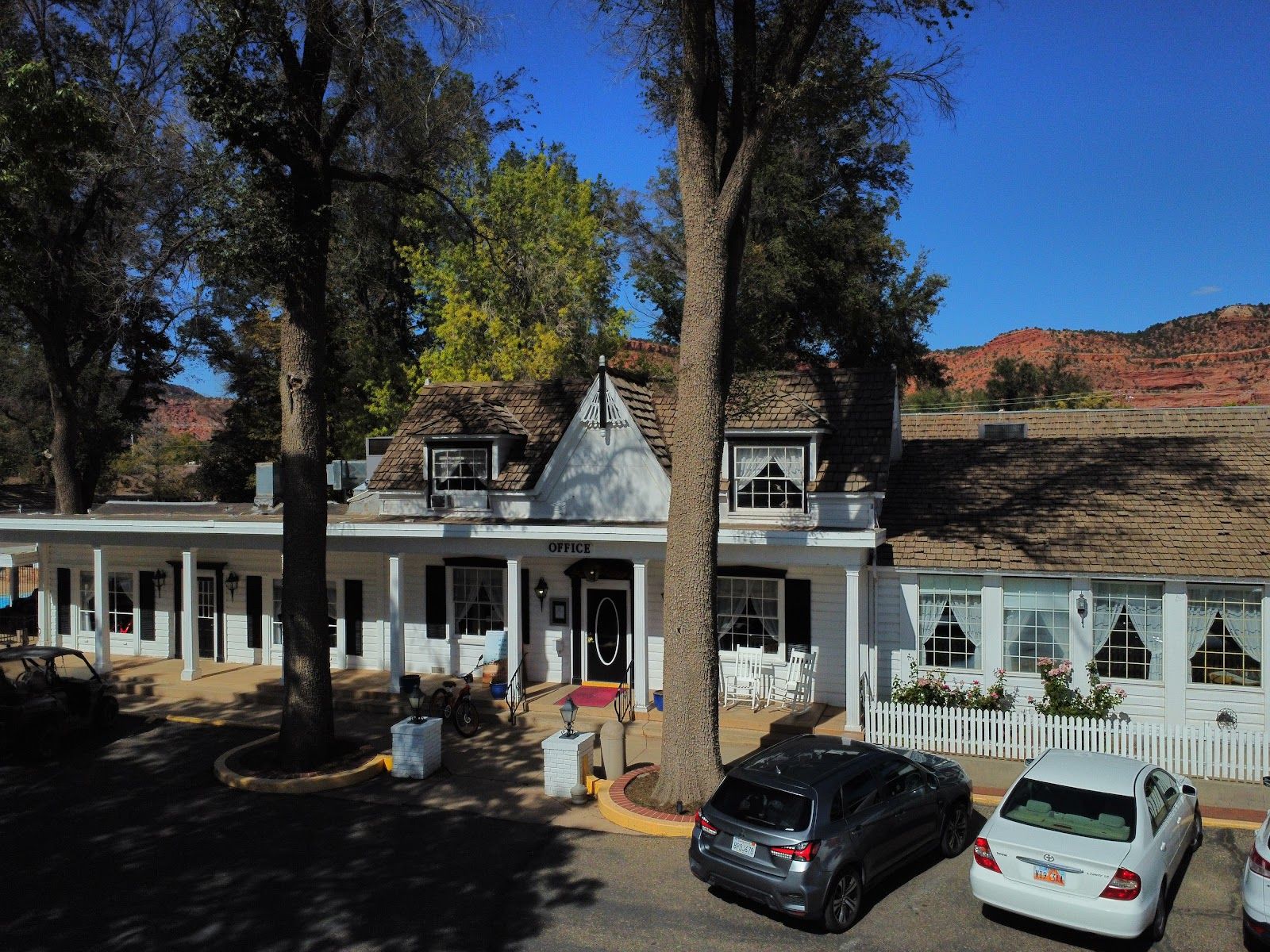 Parry Lodge