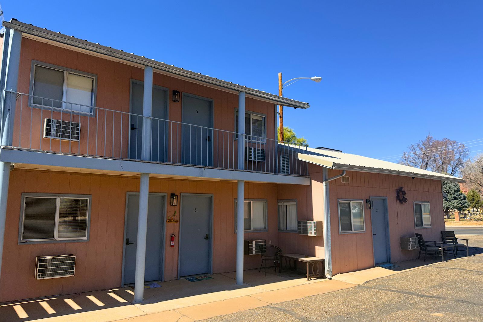 Travelers Motel