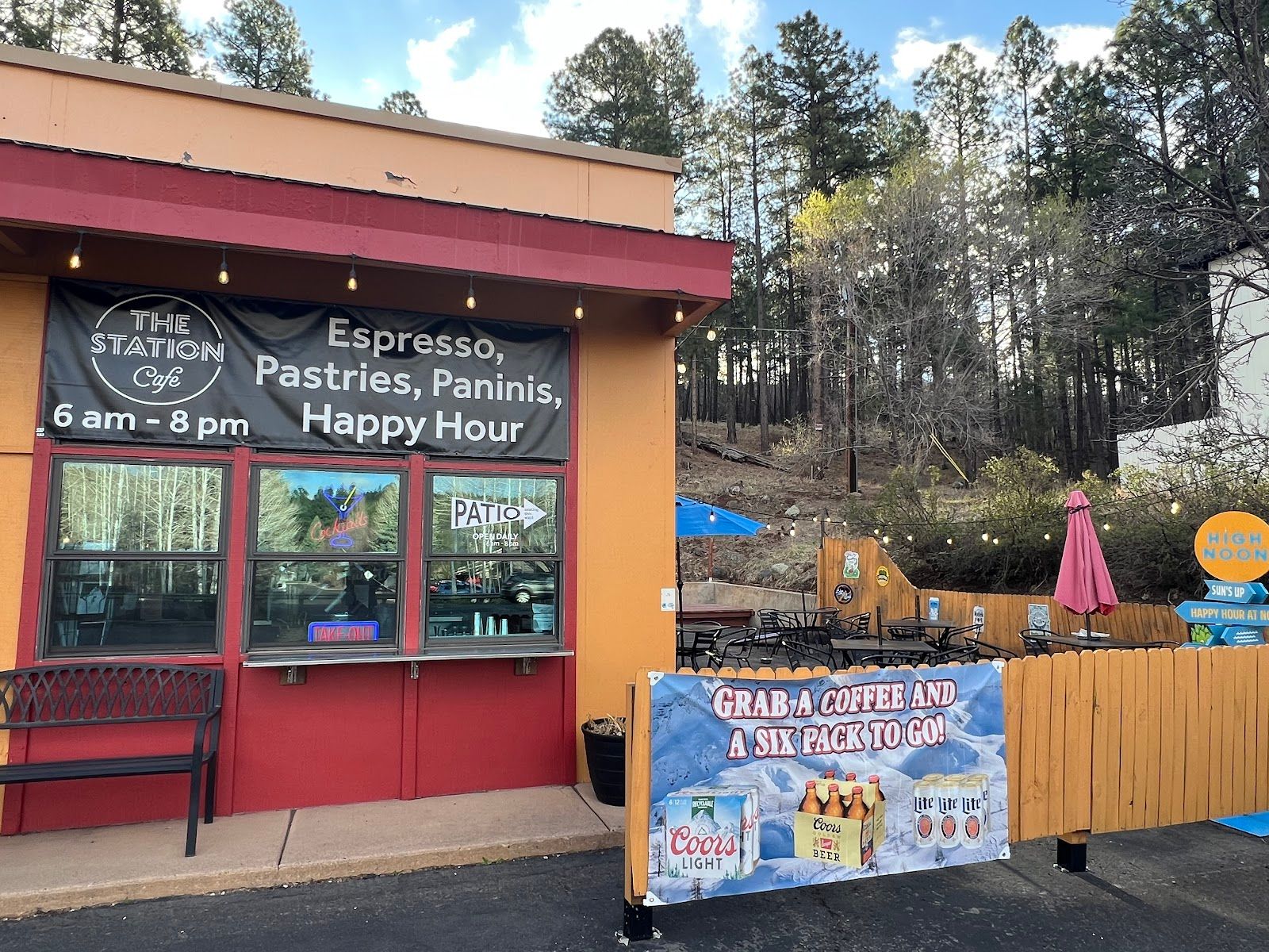 The Station Café and Lounge