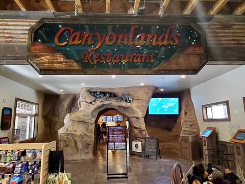 Canyonlands Restaurant at Bearizona